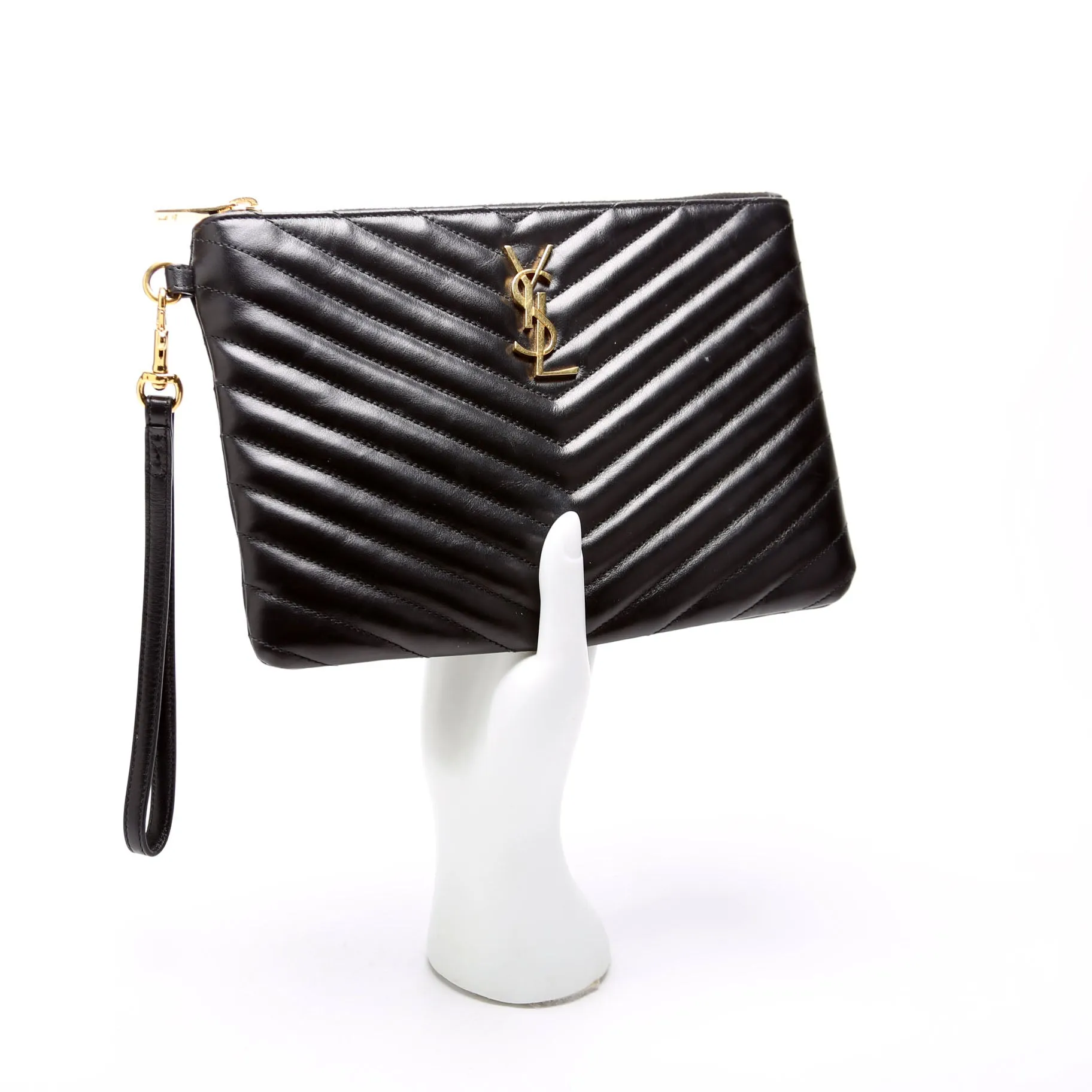 379039 A5 Matelasse Pouch Black