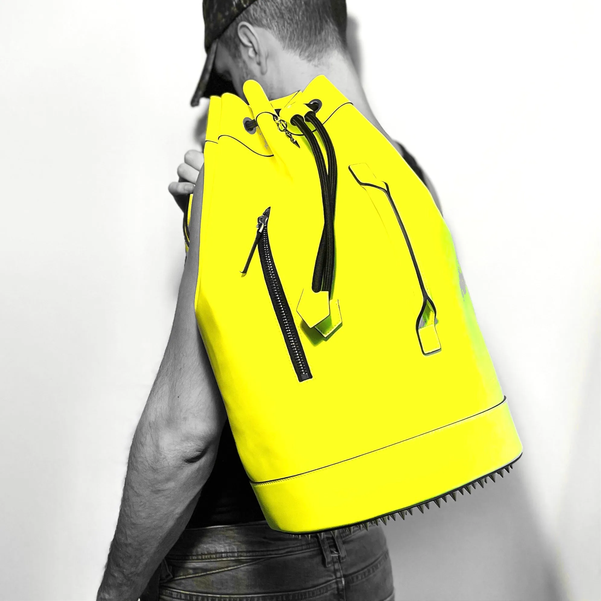 88G Bucket Backpack In White & Yellow