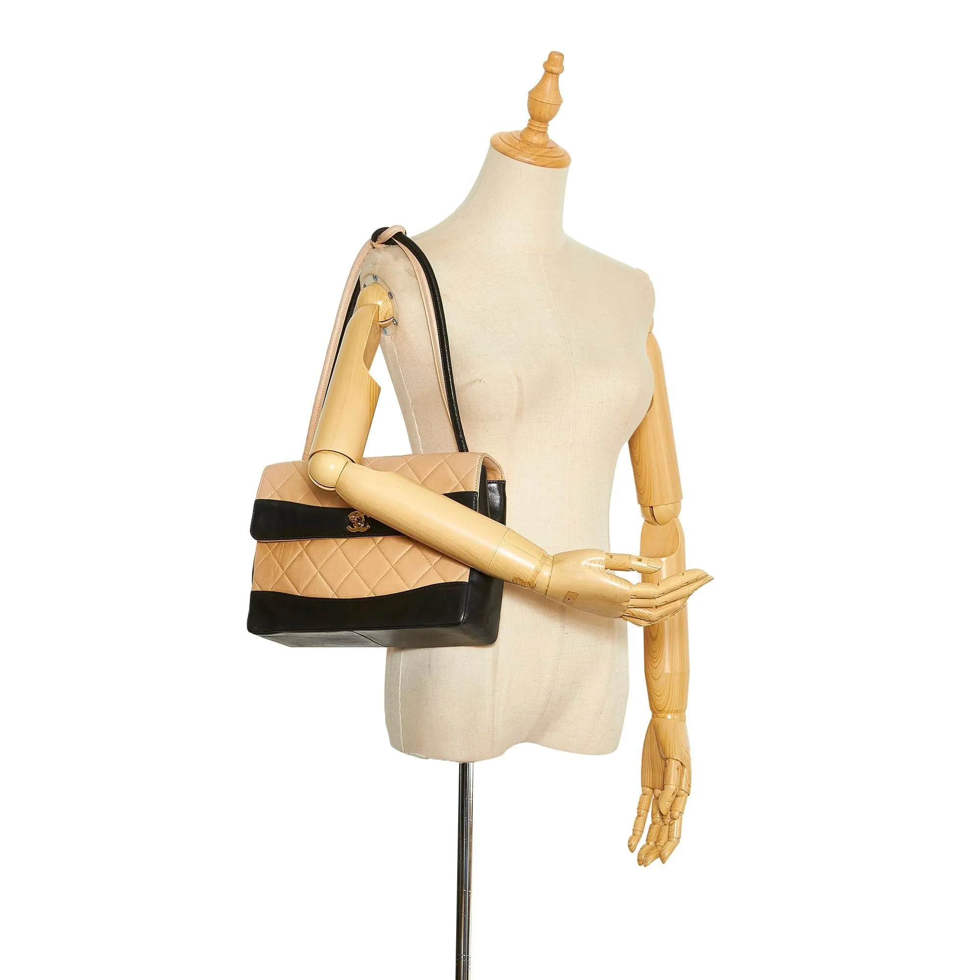 Chanel Bicolor Leather Shoulder Bag (SHG-k3TZpL)