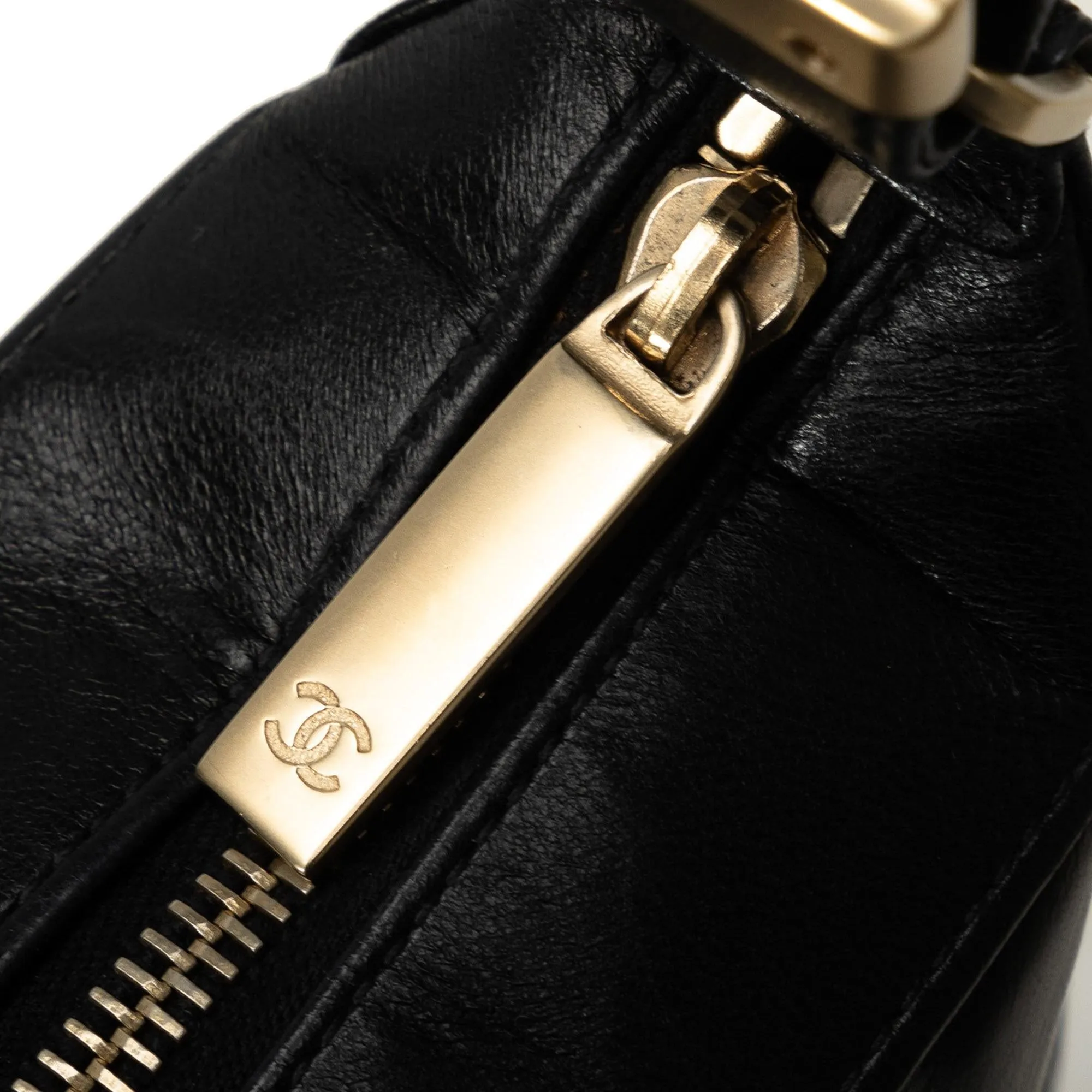 Chanel CC Choco Bar Shoulder Bag (SHG-yNIdcr)