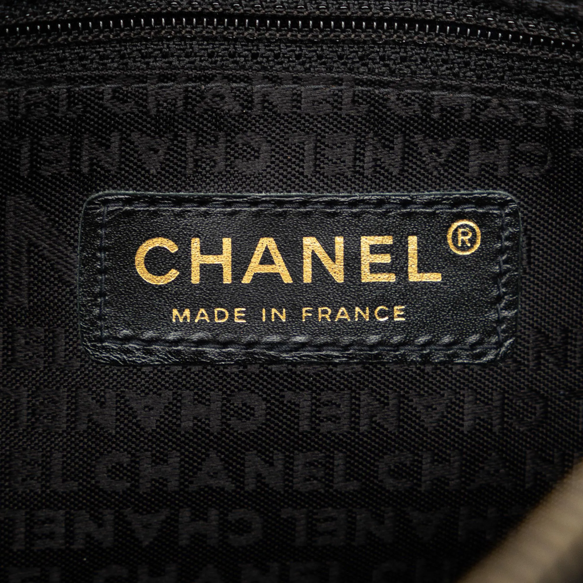 Chanel CC Choco Bar Shoulder Bag (SHG-yNIdcr)