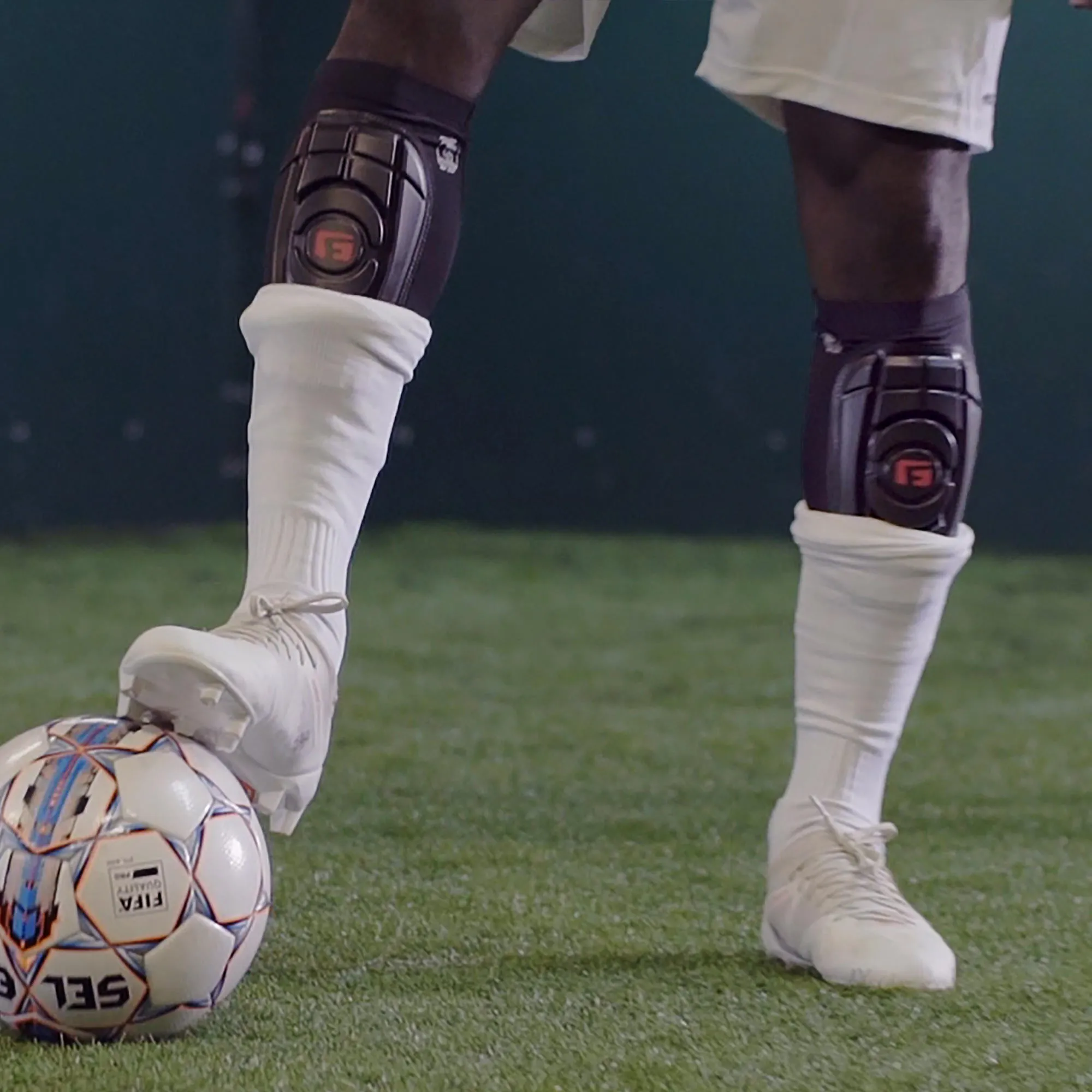G-FORM Pro-S Compact shin guard
